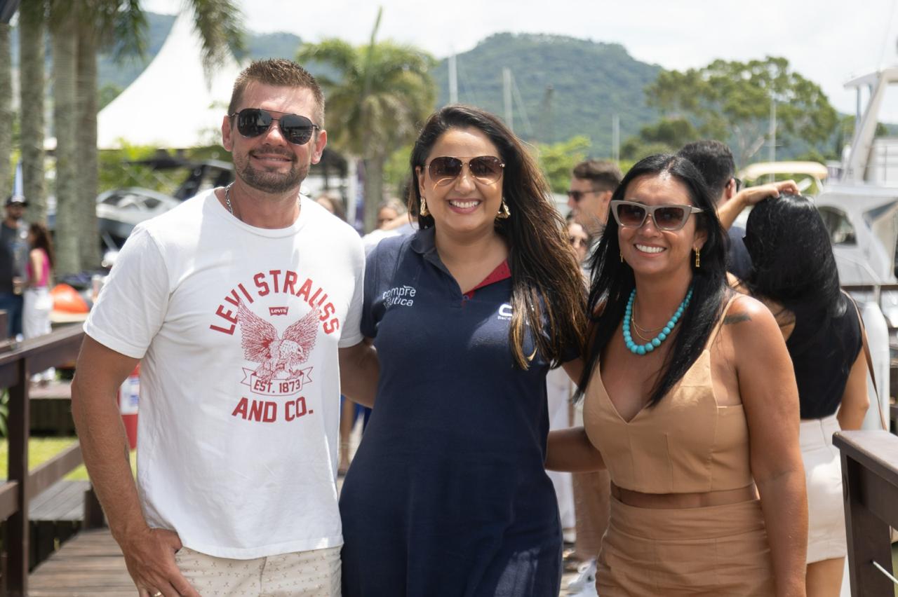 carol santiago com casal náutico_onix yachts_rs_santa catarina marina pier 33